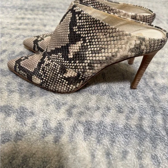 Dolce Vita Women's Snakeskin Mules - Black and Cream - Picture 3 of 7